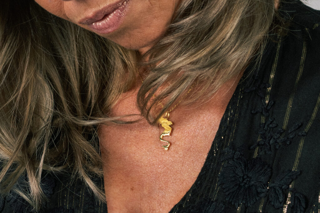 _IXX9759 Hanger Draak Goud 25mm - bedel voor ketting